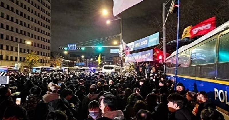 中国驻韩大使馆遭到袭击，韩国警方对此视而不见，李在明为何选择保持“沉默”？