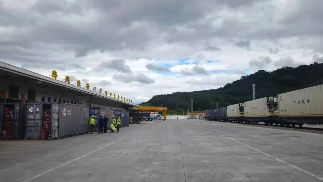 中老铁路前三季度进出口量值双增 黄金通道活力尽显