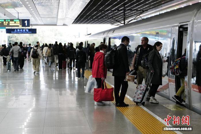 票价打折 长三角铁路推出多项惠民服务举措