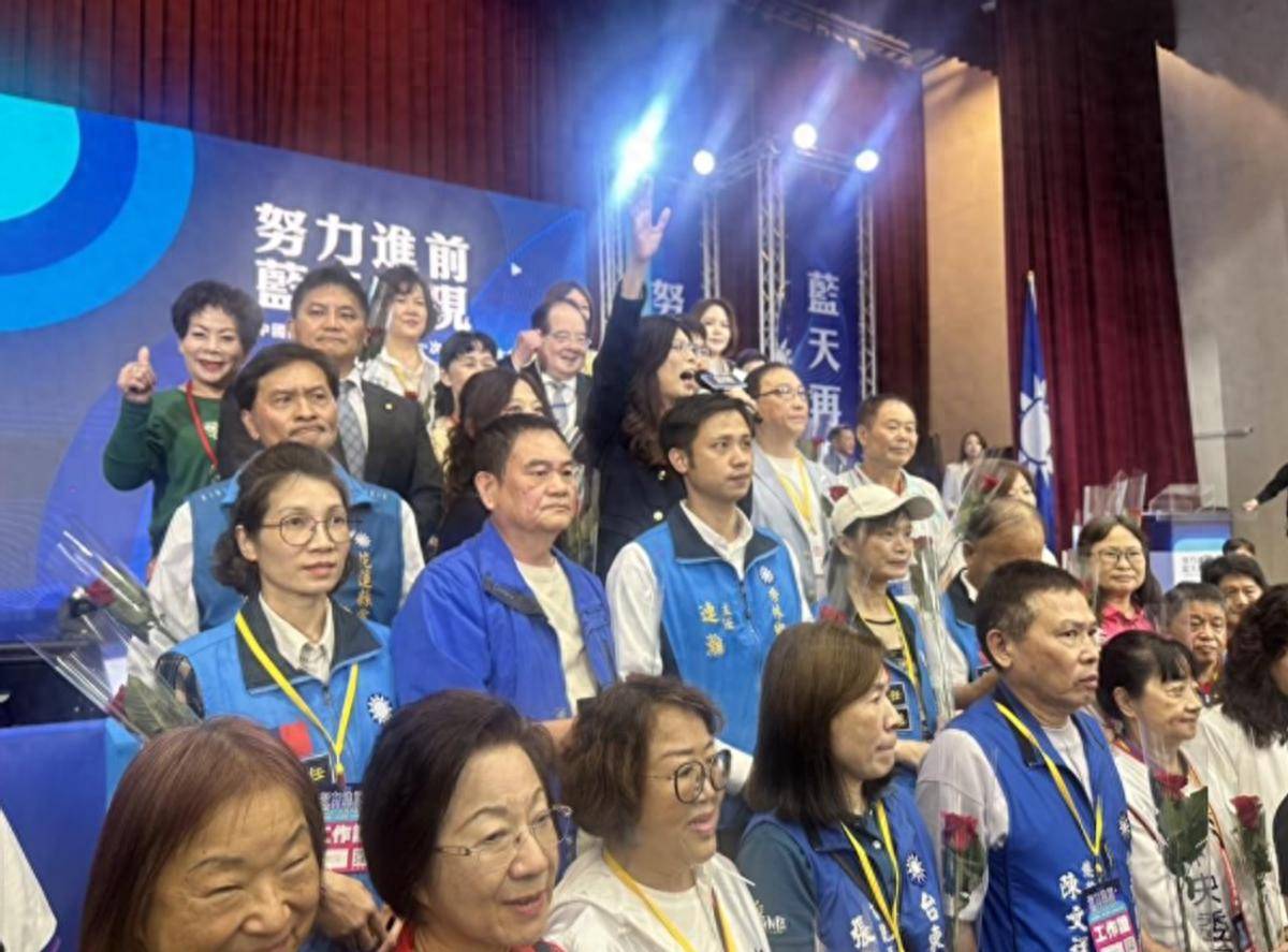 国民党主席位置坐稳，郑丽文摊牌了：两岸不回归和平，其他是侈谈