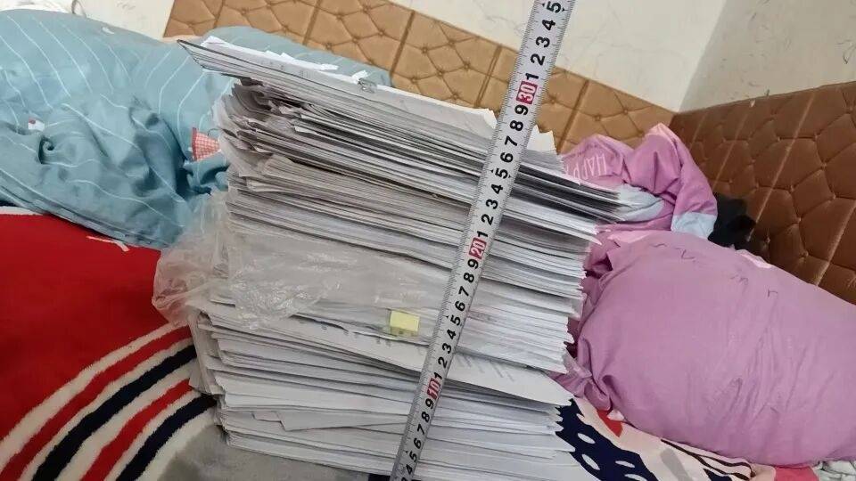 男子买馒头路上遇车祸不治身亡,肇事司机称遭远光灯照射闯祸,57.7万判赔款难执行