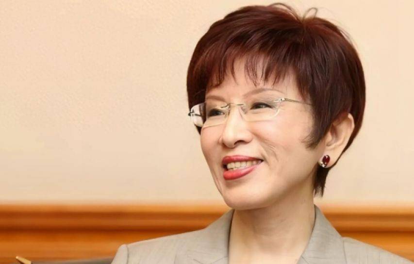 两岸统一众望所归！台湾岛内掀起入党潮，869人加入国民党，洪秀柱出面促统，果然没让大陆失望！
