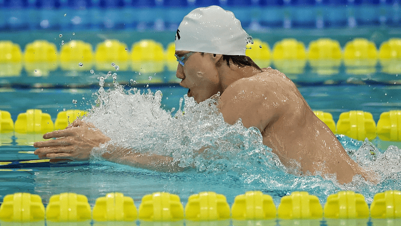 祝贺!张雨霏女子100米蝶泳夺冠,覃海洋男子100米蛙泳摘金