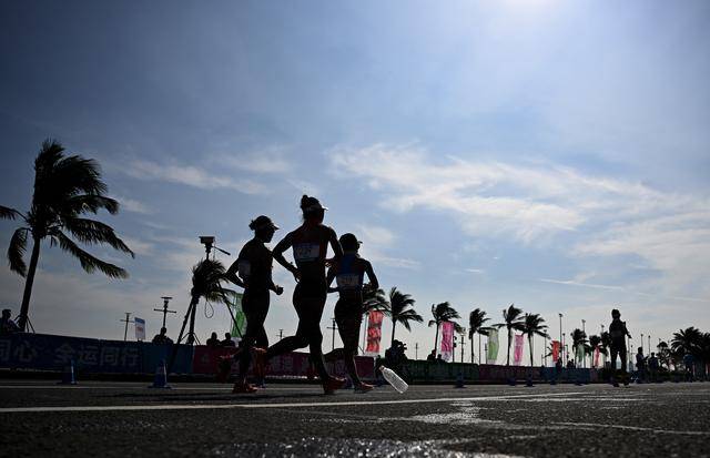 全运会丨女子20公里竞走决赛：杨家玉率先冲线