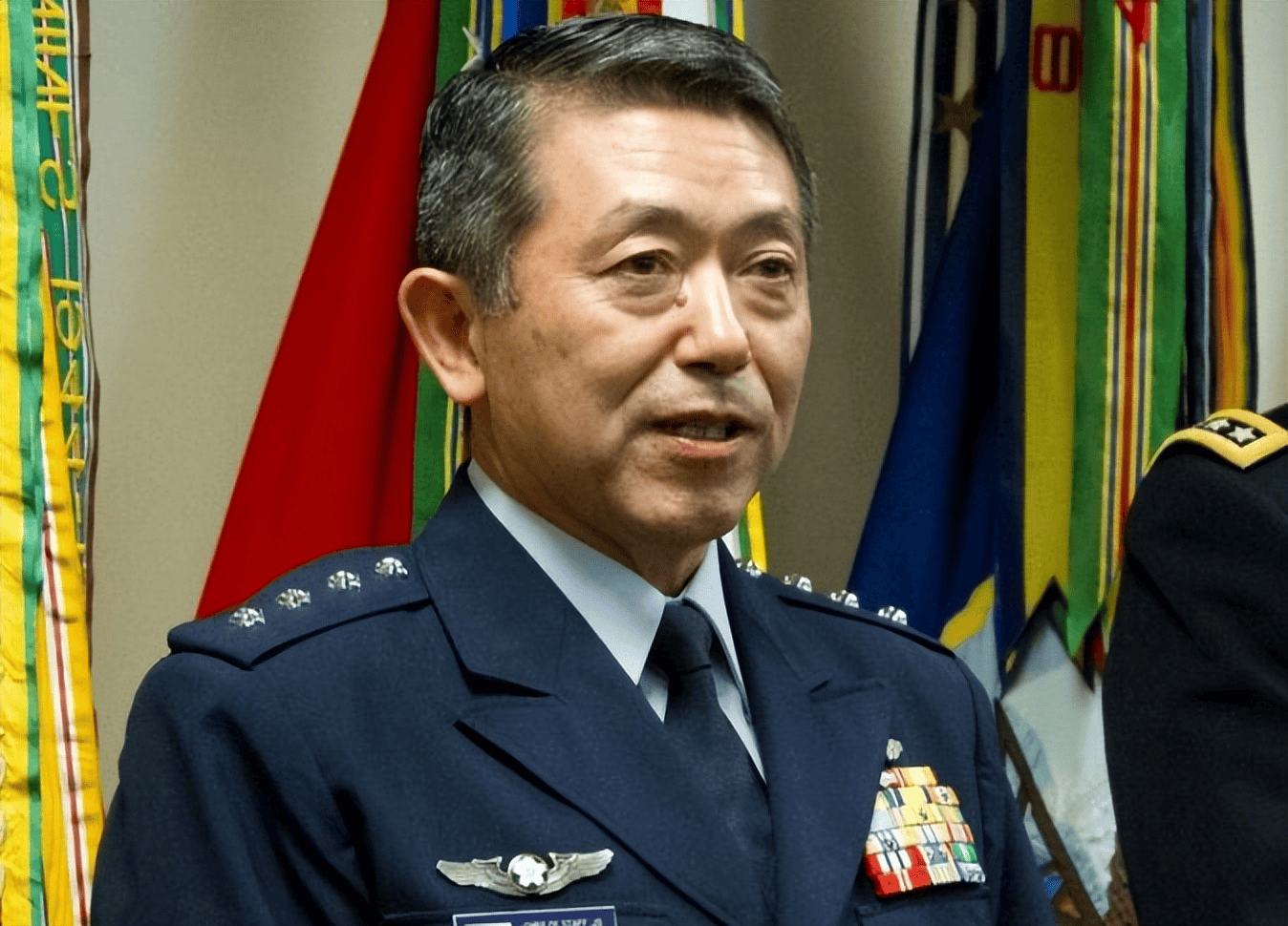 中日战场已经敲定？日本怒砸9万亿最后一搏，中方一纸禁令，高市再陷绝境