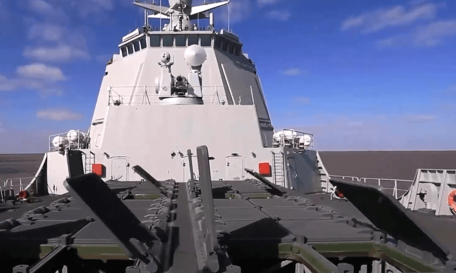 解放军通告，台岛以东有大动作，印尼确定派兵参演，日本来得很快