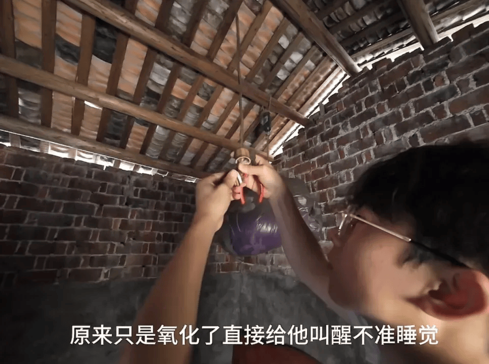 江西大二男生暑假下乡免费维修：十多天去了几十个村子，修了上百个家电，乡亲们送的西瓜矿泉水，成了他每天最大的“KPI”